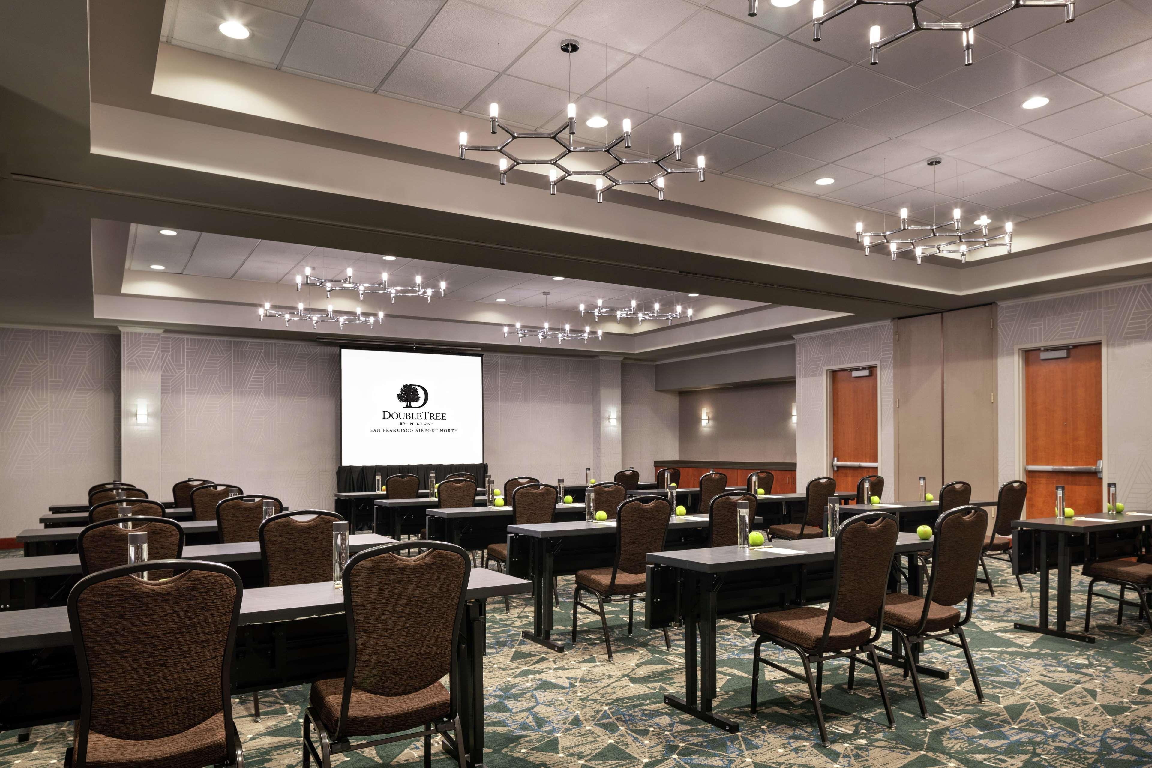Doubletree By Hilton San Francisco Airport North Bayfront Hotel Brisbane Exterior photo