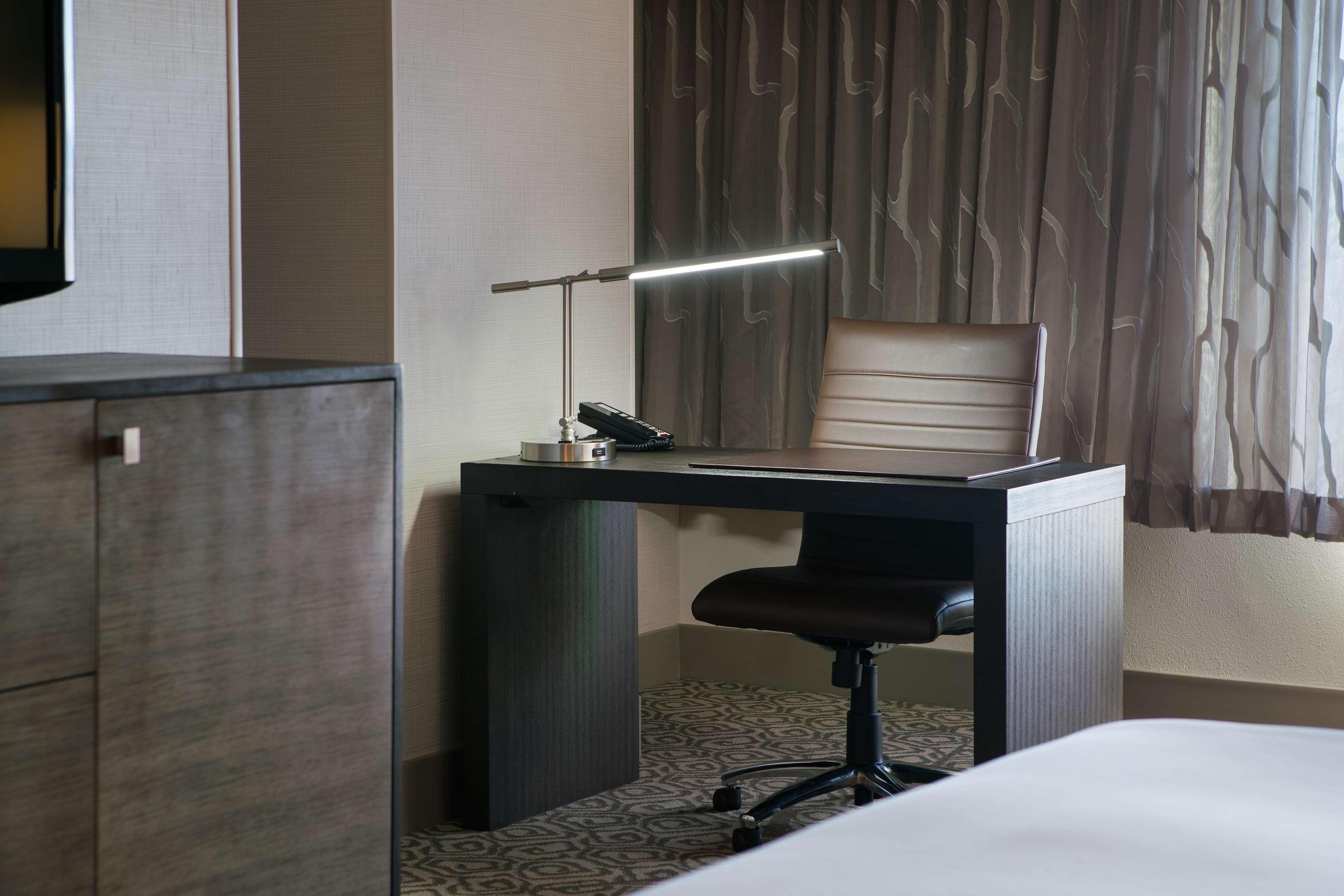 Doubletree By Hilton San Francisco Airport North Bayfront Hotel Brisbane Exterior photo